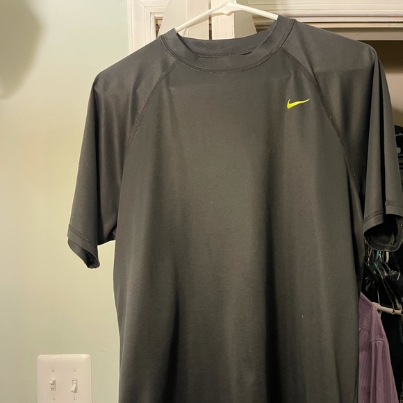 Large Nike Dry-fit shirt - Picture 1 of 6